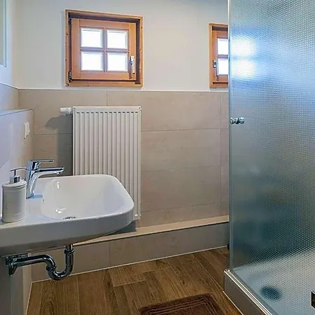 Zoihaeusl Hotell 3*